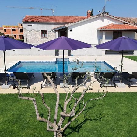 Holiday Home Victoria Пореч Экстерьер фото